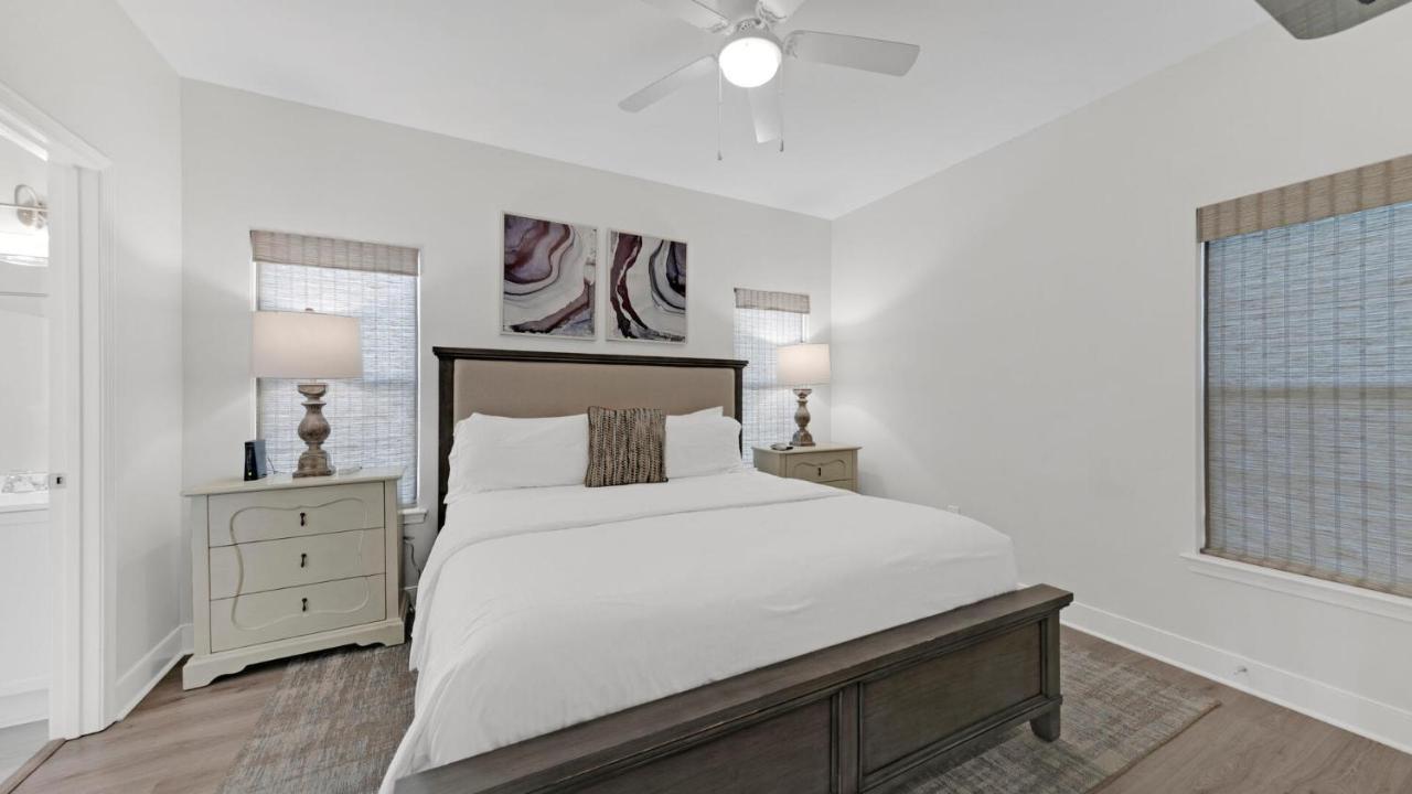 סנטה רוזה ביץ' Pelican House - Newly Remodeled, Professionally Decorated, Only About 1 Mile To Seaside! מראה חיצוני תמונה