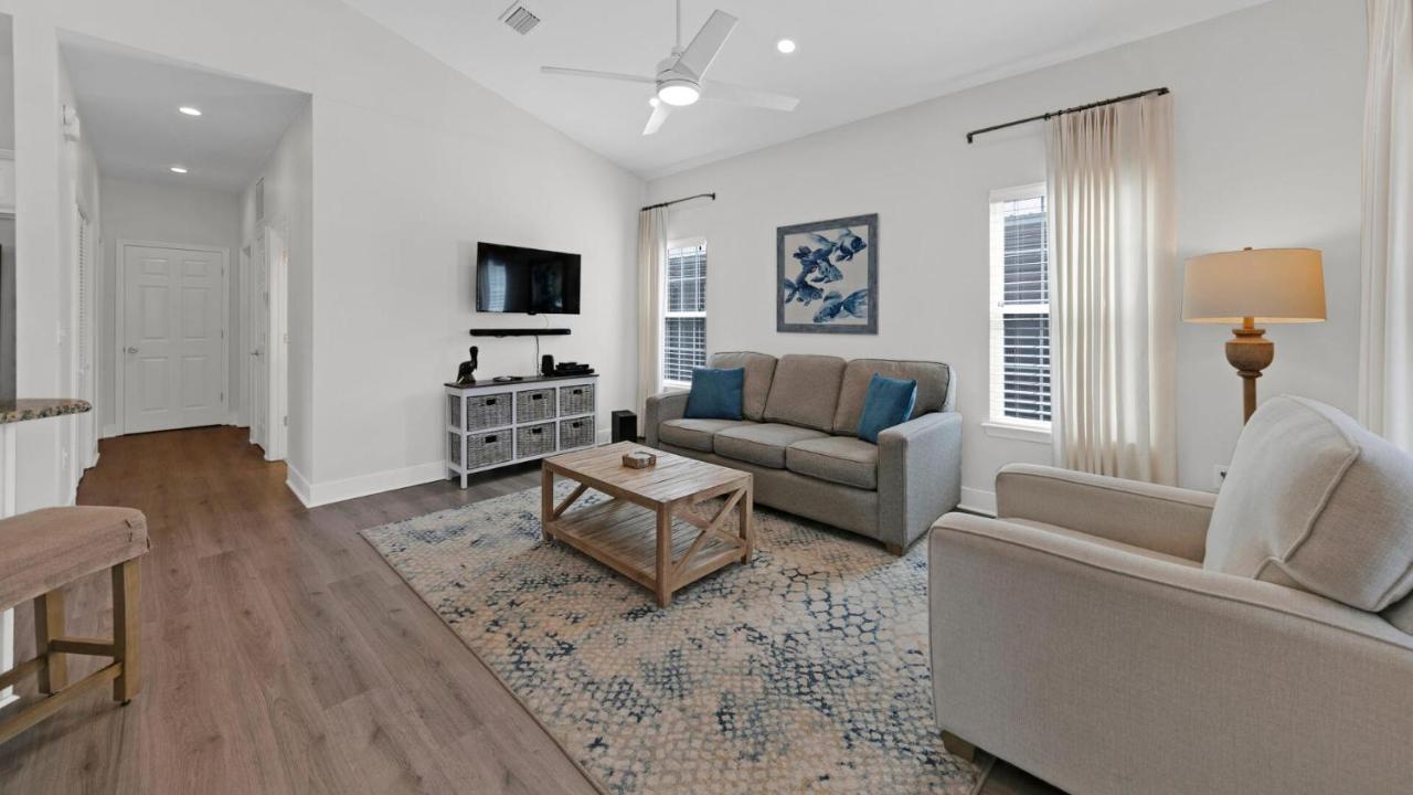 סנטה רוזה ביץ' Pelican House - Newly Remodeled, Professionally Decorated, Only About 1 Mile To Seaside! מראה חיצוני תמונה
