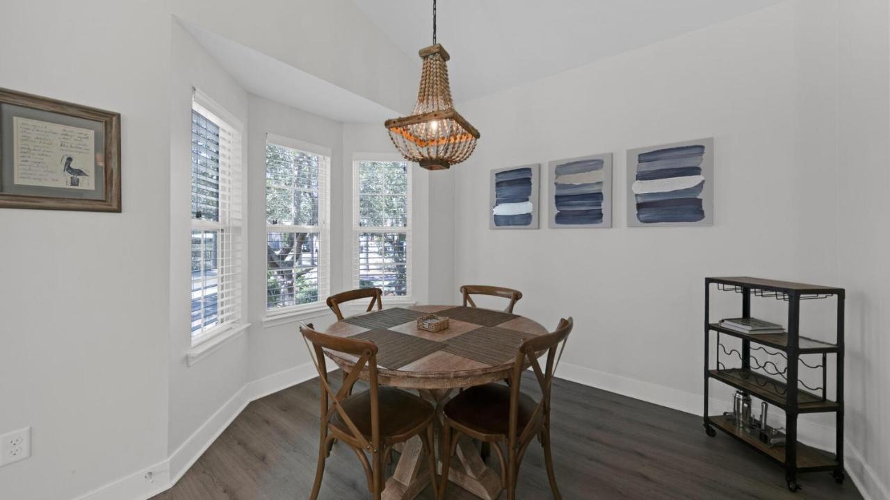 סנטה רוזה ביץ' Pelican House - Newly Remodeled, Professionally Decorated, Only About 1 Mile To Seaside! מראה חיצוני תמונה